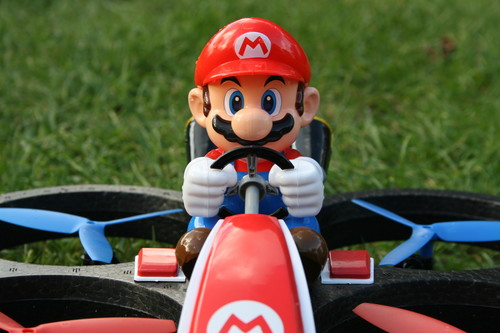 Nintendo Mario-Copter von Carrera (nicht fürs Freie gedacht).